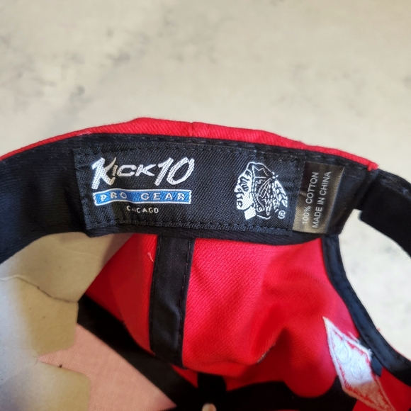 Chicago Blackhawks Bobby Hull Heritage Night Red Hat - Picture 10 of 10